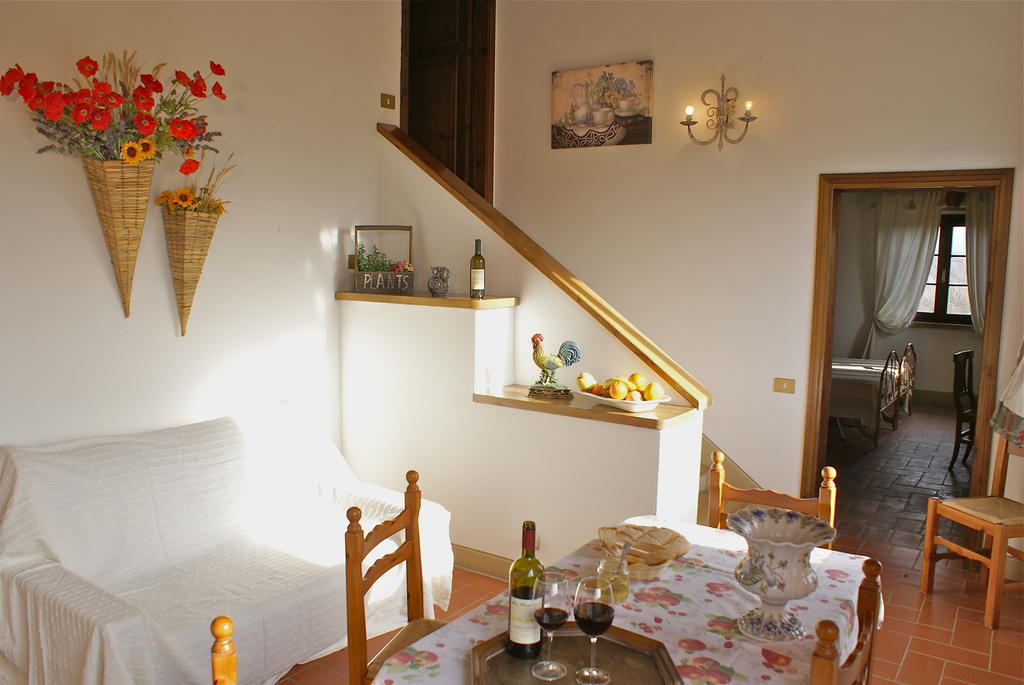La Mandriola Villa Лаятико Стая снимка